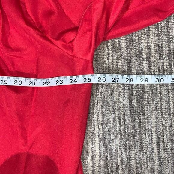 Jostens Unisex Size 5'04"-5'06" Graduation Robe Gown Red Full Zip Front Flowy - Picture 4 of 8